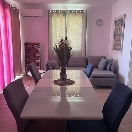 Strawberry Apartament